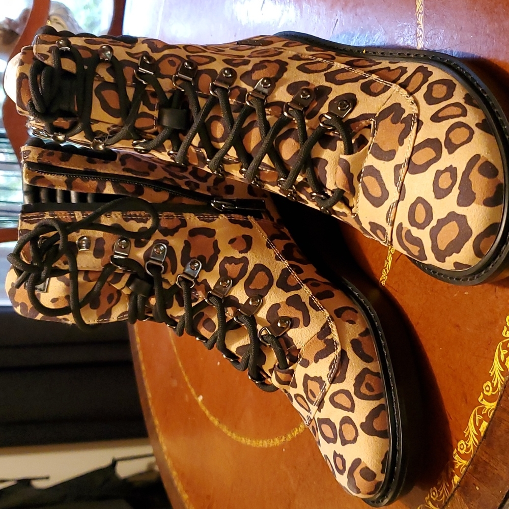 Leopard Kenneth Cole Reaction booties